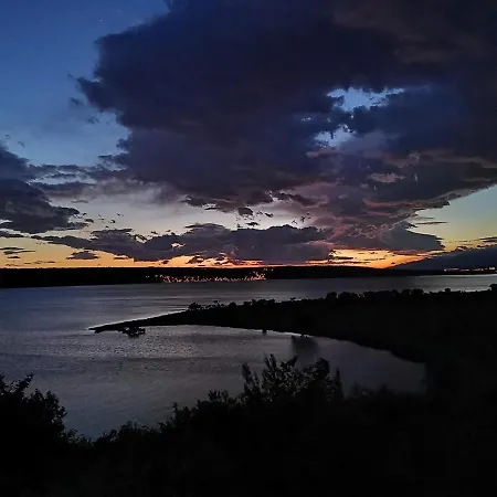 A&n Nyaraló